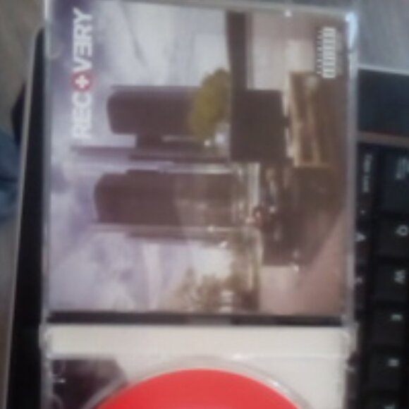 Eminem Recovery album - Picture 2 of 3